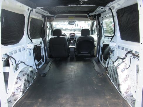 Used 2020 Ford Transit Connect XLT image 10