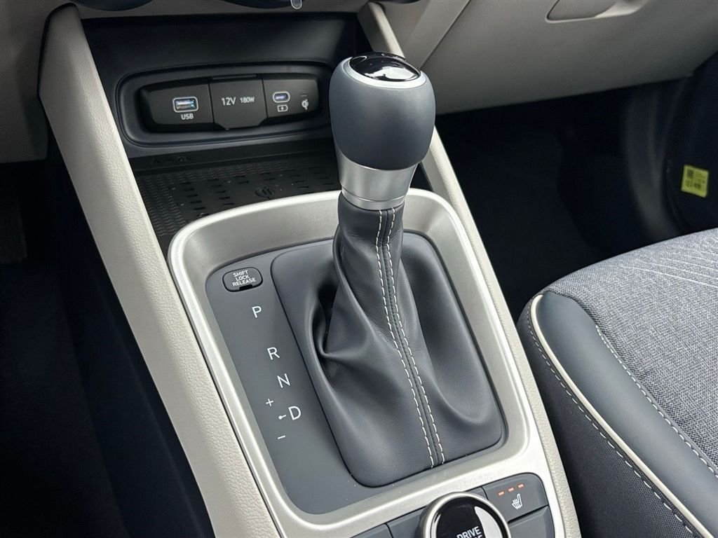 New 2026 Hyundai Venue SEL FWD image 25