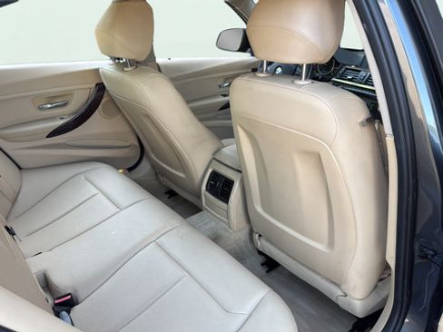 Used 2014 BMW 320i Sedan RWD image 26