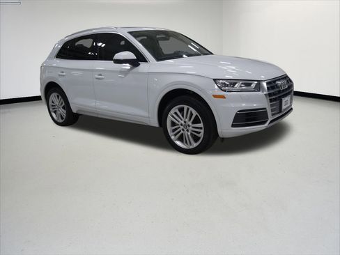 Used 2020 Audi Q5 2.0T Premium Plus w/ Premium Plus Package image 7