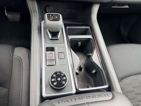 Used 2025 Nissan Pathfinder SV AWD/4WD image 22