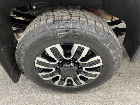 Used 2024 GMC Sierra 3500 Denali Ultimate image 18