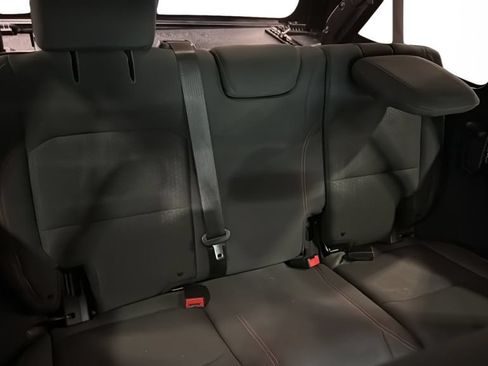 Used 2018 Jeep Wrangler Unlimited Rubicon w/ Dual Top Group AWD/4WD image 14