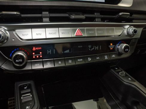 Used 2023 Kia Telluride SX Prestige image 17