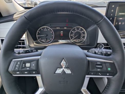 New 2026 Mitsubishi Outlander SE FWD image 24