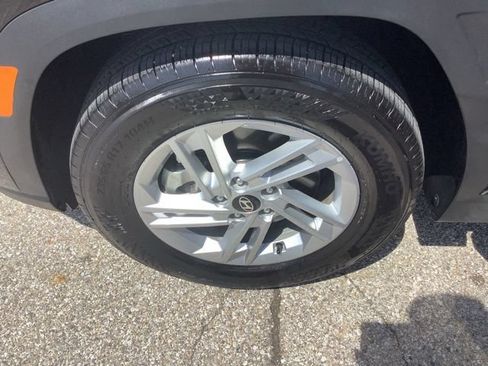 Certified 2025 Hyundai Tucson SE FWD image 38