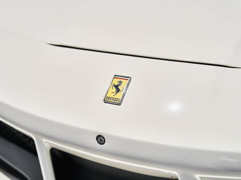Used 2019 Ferrari 488 Spider RWD image 8