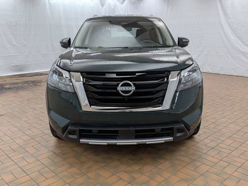 Used 2025 Nissan Pathfinder SL w/ SL Premium Package AWD/4WD image 2
