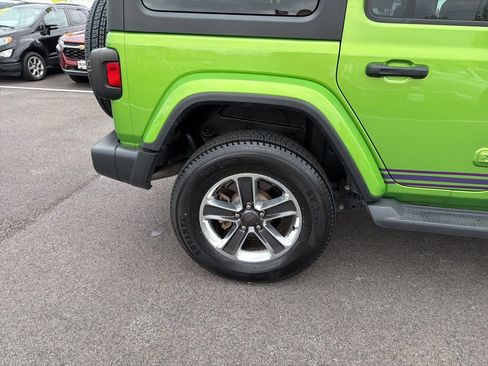 Used 2018 Jeep Wrangler Unlimited Sahara AWD/4WD image 11