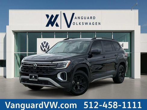 New 2025 Volkswagen Atlas Peak Edition SE AWD/4WD image 1