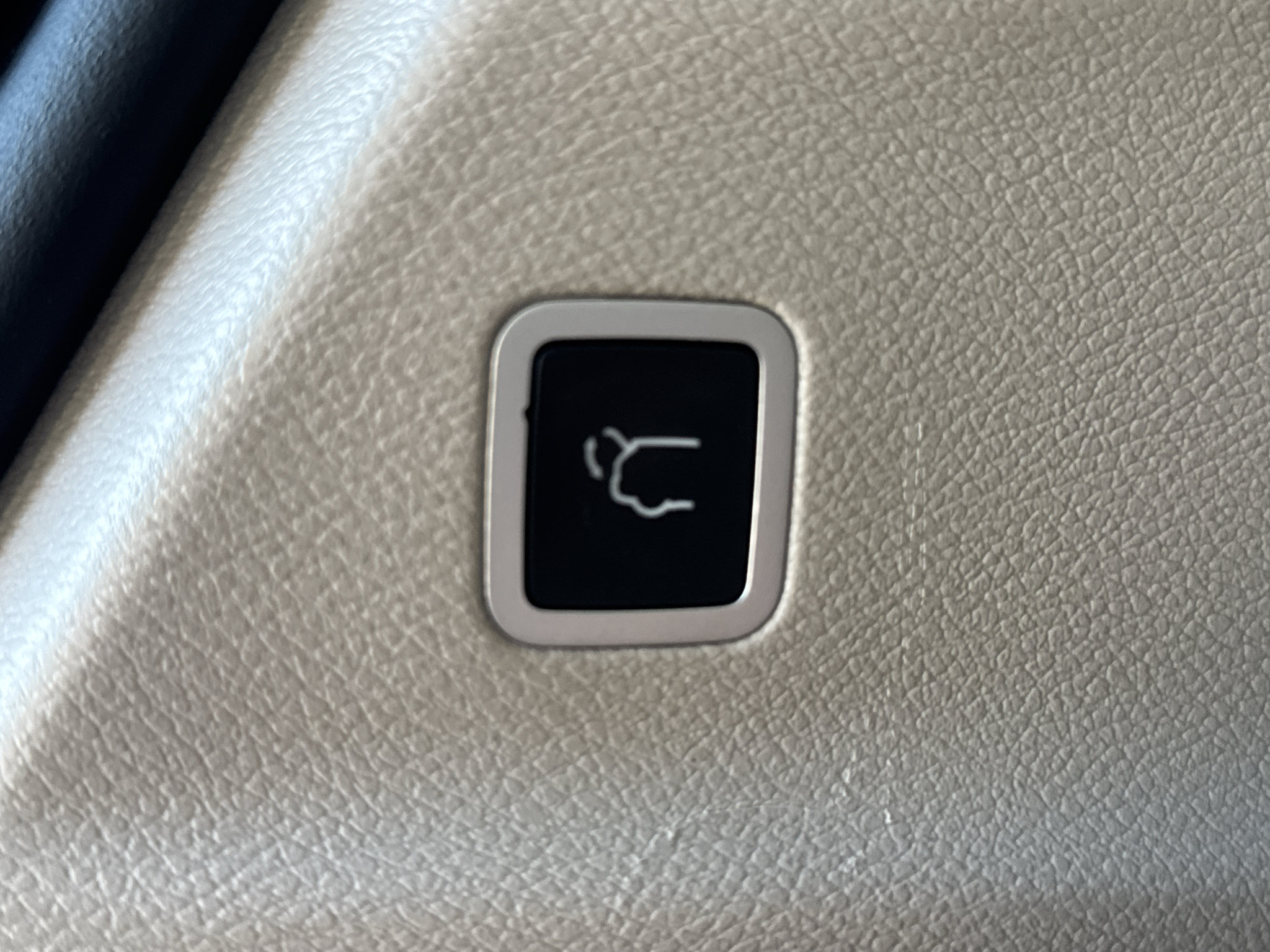 Used 2020 Chrysler Pacifica Touring-L FWD image 22