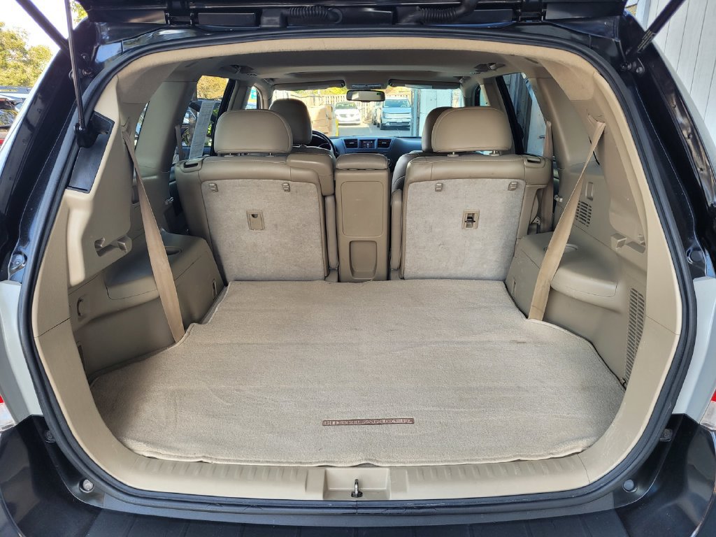 Used 2012 Toyota Highlander SE FWD image 23