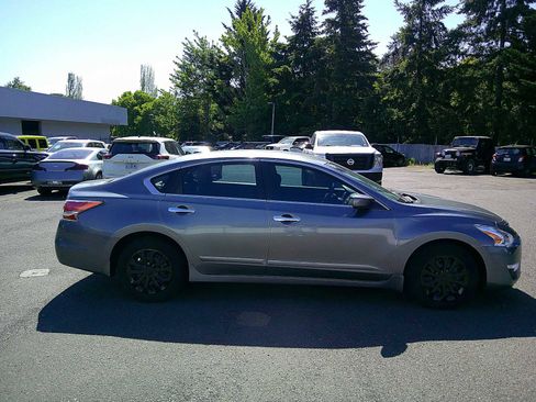 Used 2014 Nissan Altima 2.5 S w/ Display Audio Package FWD image 6