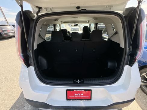 Used 2023 Kia Soul LX w/ Option Group 015 FWD image 25