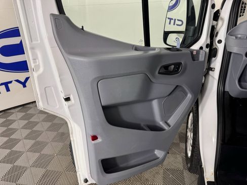Used 2019 Ford Transit 250 Base image 16