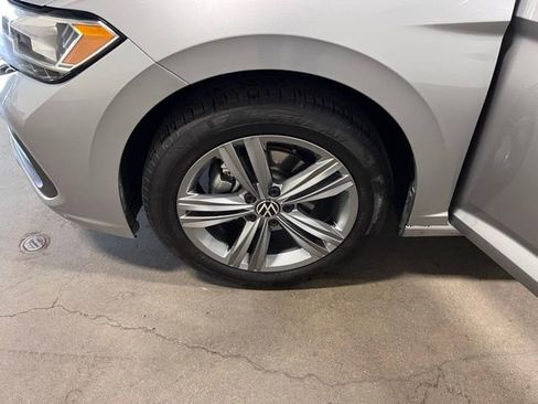 Used 2024 Volkswagen Jetta SE image 30