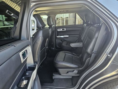 Used 2022 Ford Explorer Limited w/ Equipment Group 301A image 35