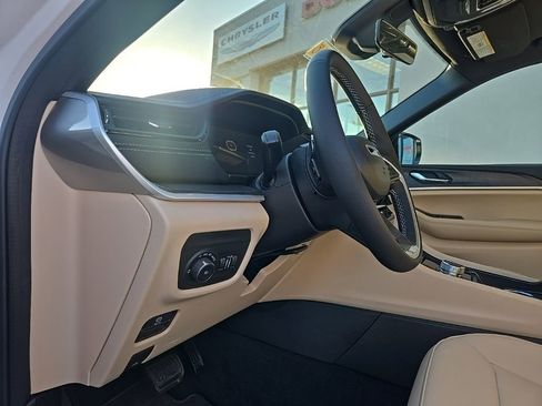 New 2026 Jeep Grand Cherokee Limited AWD/4WD image 37