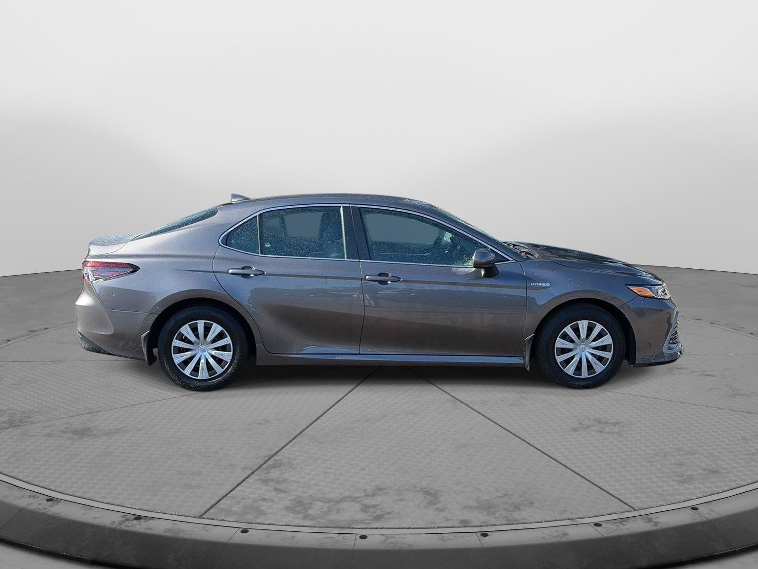 Used 2021 Toyota Camry LE FWD image 4