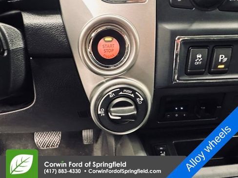 Used 2020 Nissan Titan SL w/ Moonroof Package image 29