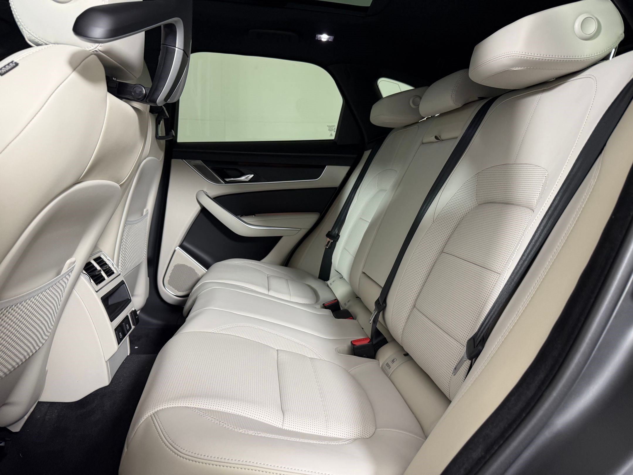 New 2026 Jaguar F-PACE R-Dynamic S AWD/4WD image 20