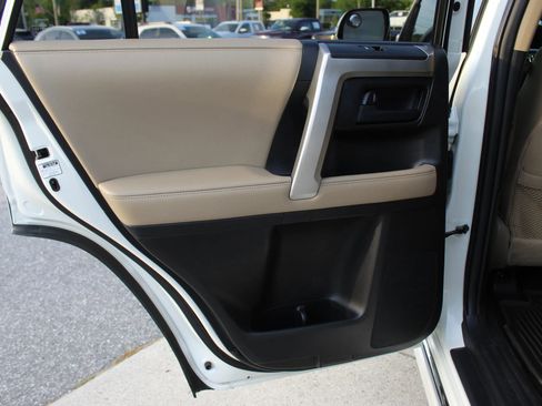 Used 2012 Toyota 4Runner SR5 w/ Convenience Pkg image 20