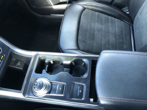 Used 2021 Ford Edge ST-Line image 18