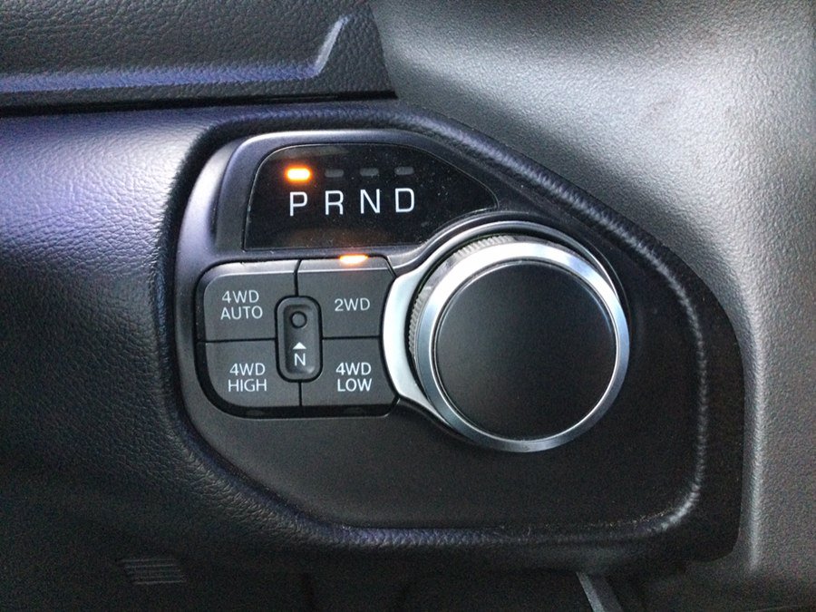 Used 2020 RAM 1500 4x4 Crew Cab image 34