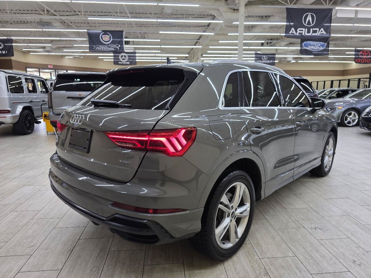 Used 2022 Audi Q3 2.0T Premium Plus w/ Premium Plus Package AWD/4WD image 6