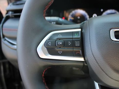 Used 2025 Jeep Compass Trailhawk w/ Trailhawk Elite Group AWD/4WD image 20