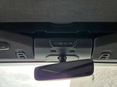Used 2020 Jeep Wrangler Unlimited Sahara AWD/4WD image 23