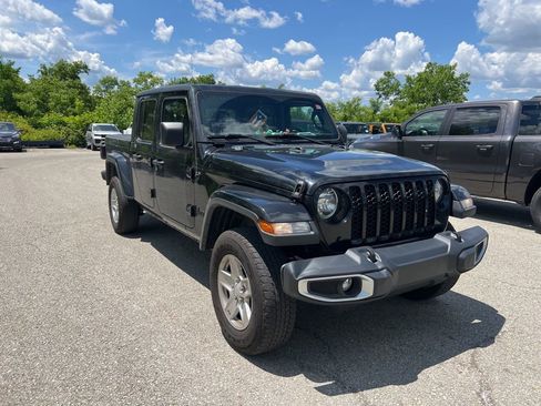 Used 2020 Jeep Gladiator Sport w/ Quick Order Package 24S AWD/4WD image 1
