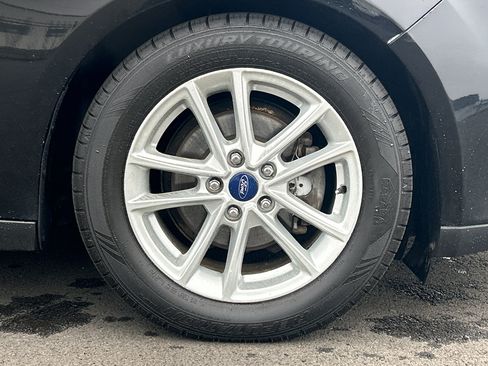 Used 2017 Ford Focus SE FWD image 11