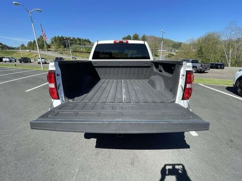 Used 2015 GMC Sierra 1500 SLT w/ SLT Crew Cab Value Package AWD/4WD image 11