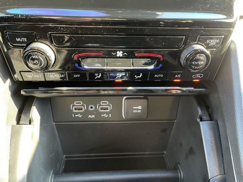 Certified 2025 Jeep Grand Cherokee Laredo X image 23