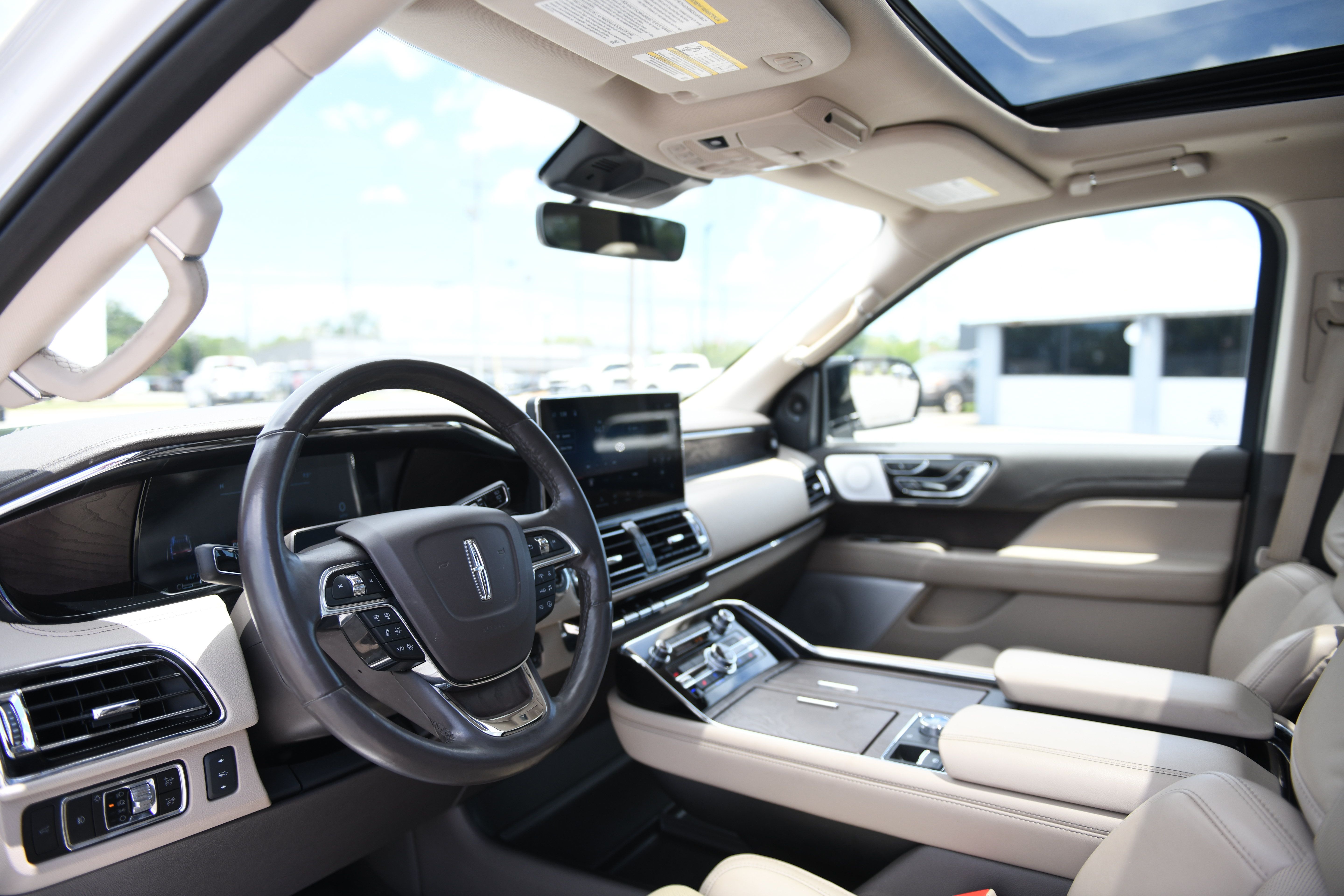Used 2023 Lincoln Navigator L Reserve AWD/4WD image 18