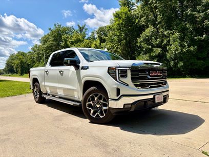 Used 2025 GMC Sierra 1500 SLT w/ SLT Convenience Package