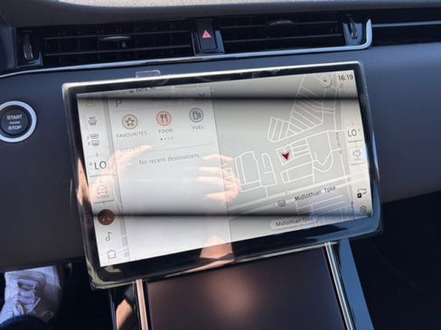 Used 2026 Land Rover Range Rover Evoque Dynamic SE image 16