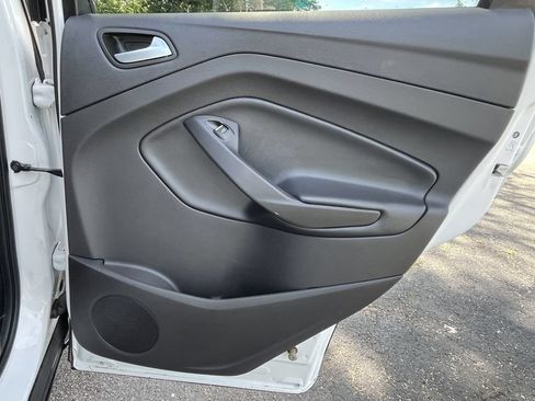 Used 2019 Ford Escape SE FWD image 19