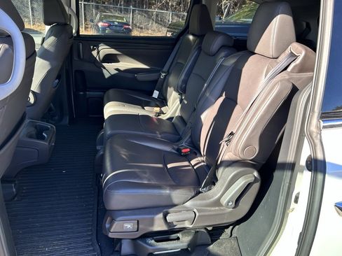Used 2018 Honda Odyssey Elite image 8