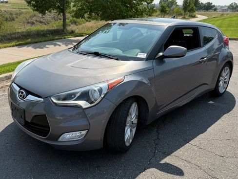 Used 2012 Hyundai Veloster w/ Style Pkg FWD image 2