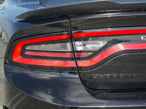 Used 2019 Dodge Charger GT w/ Blacktop Package image 9