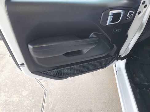 Used 2025 Jeep Wrangler Unlimited Sport AWD/4WD image 29