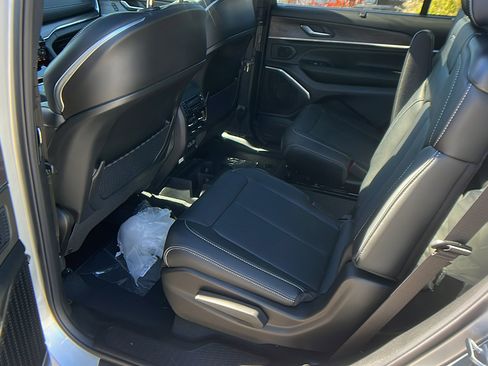 New 2025 Jeep Grand Cherokee L Overland w/ Advanced Protech Group III image 20