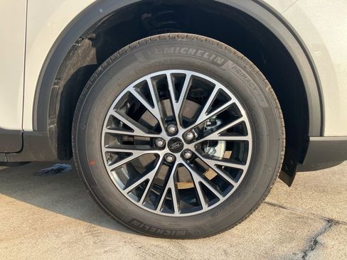 New 2026 Ford Escape SE image 9