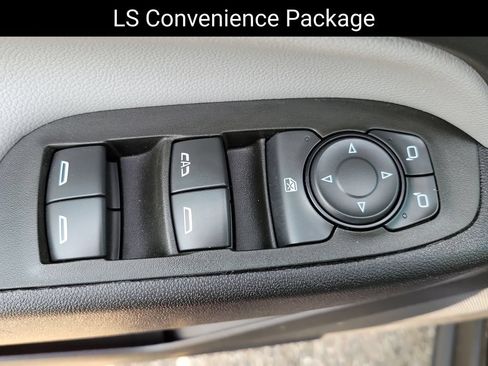 Used 2024 Chevrolet Equinox LS w/ LS Convenience Package AWD/4WD image 12