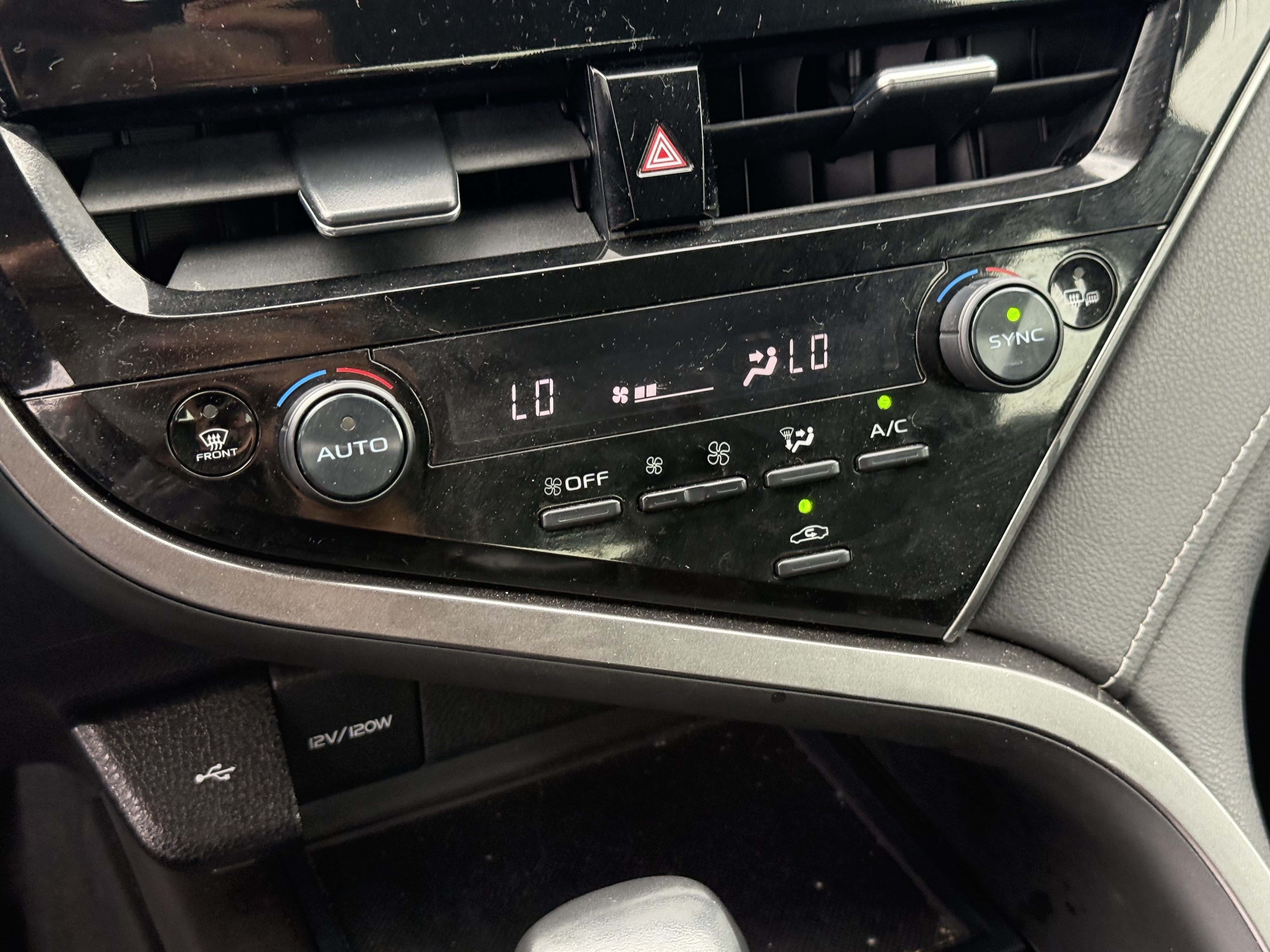 Used 2023 Toyota Camry SE FWD image 22