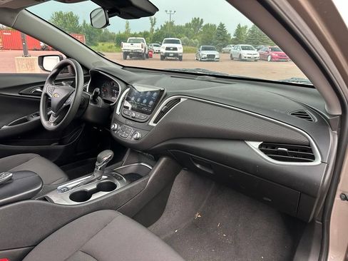Used 2024 Chevrolet Malibu LT FWD image 29