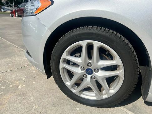 Used 2014 Ford Fusion SE w/ Equipment Group 202A FWD image 38