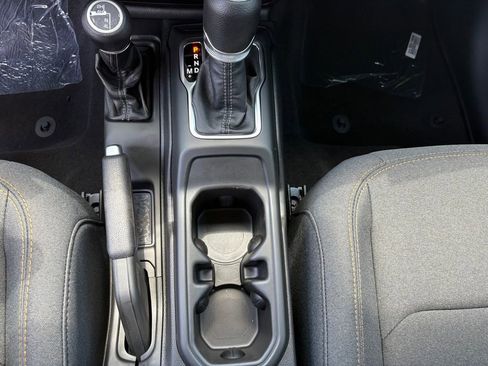 New 2025 Jeep Gladiator Sport image 22